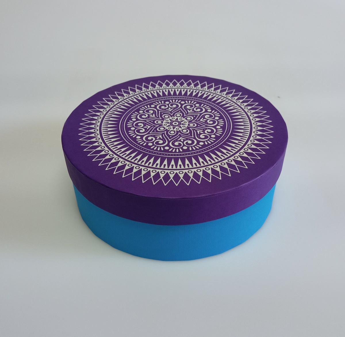 Коробка для хранения круглая,  22 x 8 см. "Мандалы", фиолетовый, голубой 