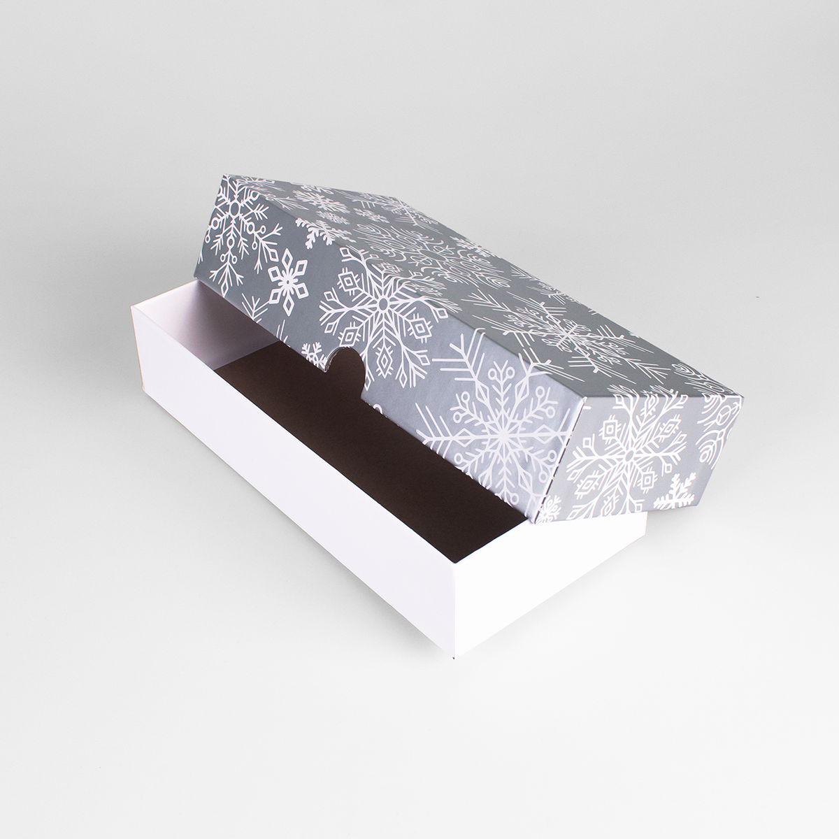 Подарочная коробка крышка-дно, 21.5 x 10.5 x 5 см. "Снежинки", серебряный, белый