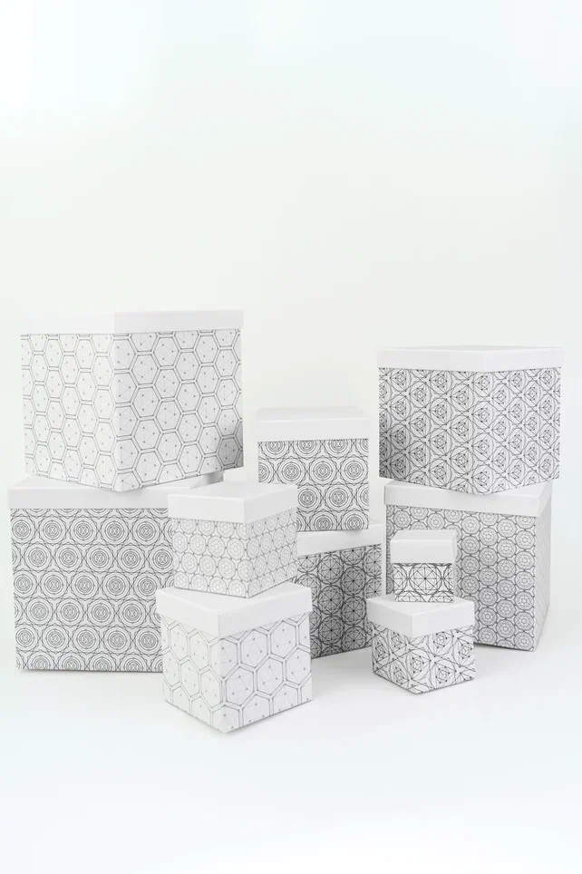 Набор квадратных подарочных коробок 10 в 1. 8 х 8  х 8 - 26 х 26* х 26 см "Геометрия". Черный, белый