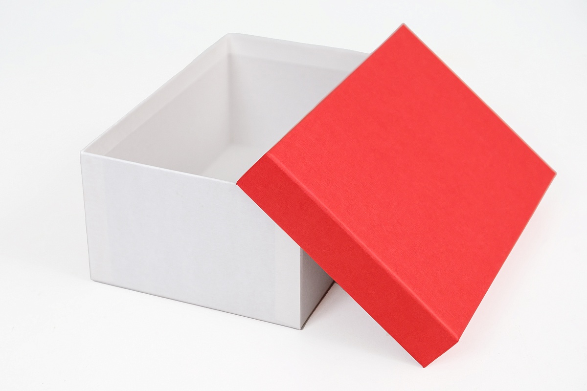 Набор прямоугольных подарочных коробок 5 в 1, 14.4 x 8.9 x 5.5 - 31.4 x 20.9 x 13.5 см. "Радуга",красный, белый
