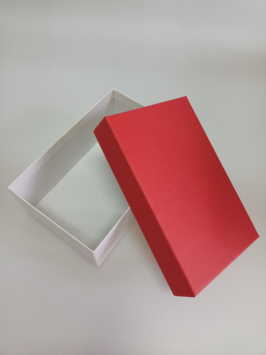 Набор прямоугольных подарочных коробок 3 в 1, 18.4 х 11.9 х 7.5 - 31.4 х 20.9 х 13.5 см. "Радуга", красный, белый