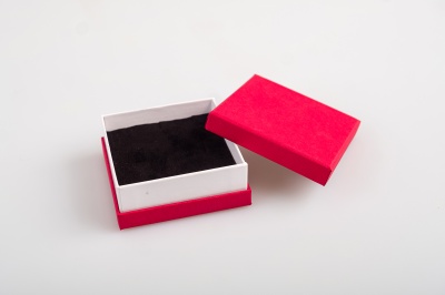Коробка ювелирная,  8,5 x 8,5 х 3,5 см. "Стандарт", красный, белый