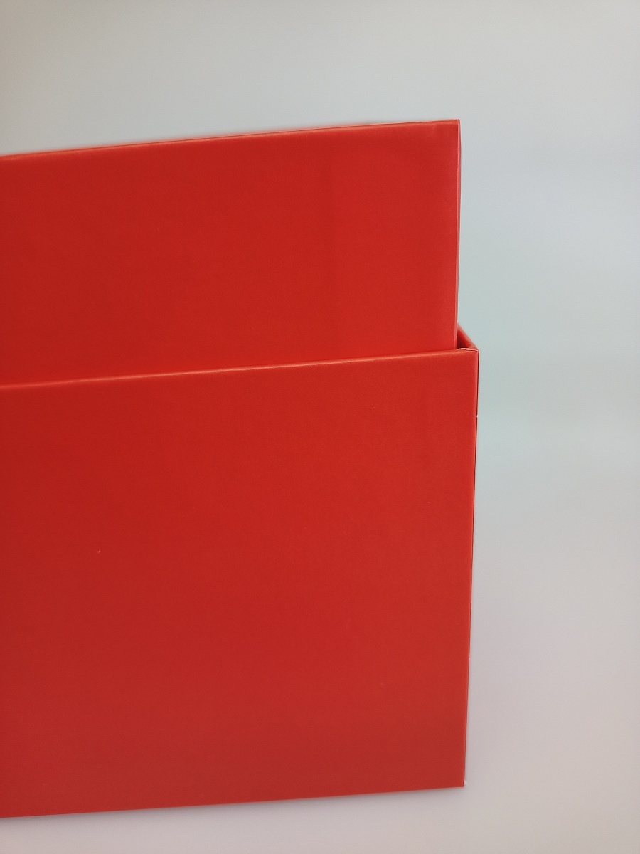 Подарочная коробка крышка-дно, 16 x 16 x 16 см. "Азарт", красный