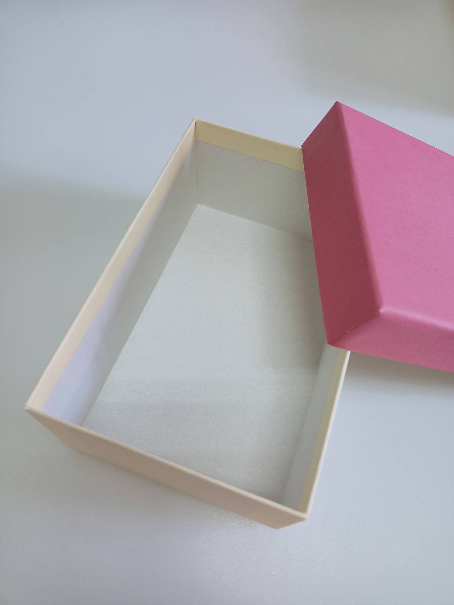 Набор прямоугольных подарочных коробок 3 в 1, 18.4 х 11.9 х 7.5 - 31.4 х 20.9 х 13.5 см. "Радуга", розовый, бежевый